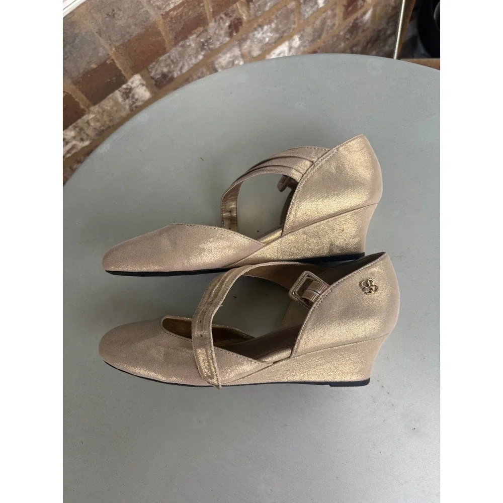 Jessica Simpson Girls Gold Metallic Mary Jane Dress Shoes Heels Buckle Strap